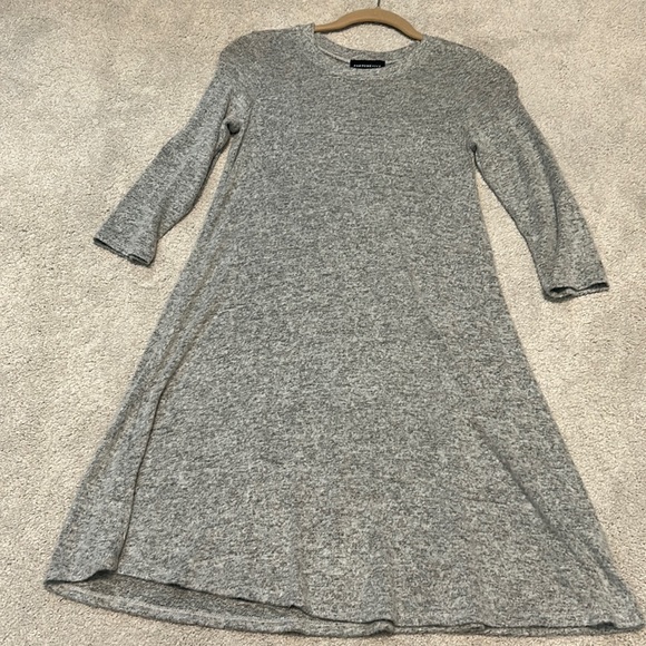 Fortune Ivy Gray sweater dress with 3/4 length sleeves - Picture 1 of 3